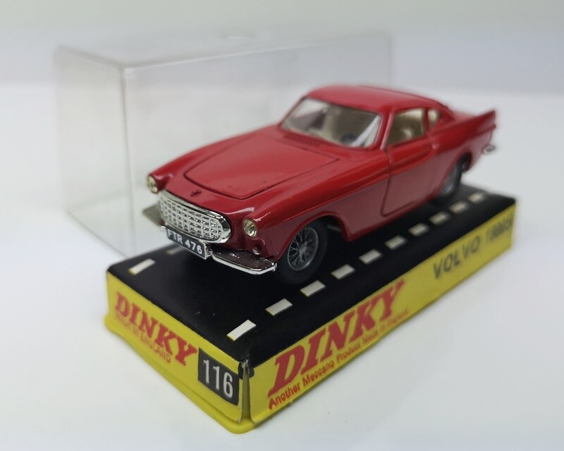 Volvo 1800 S rouge (Maxichamps) 1/43e