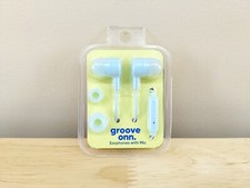 onn. Corded Earphones Earbuds With Built-in Microphone Silicone Ear Tips Blue