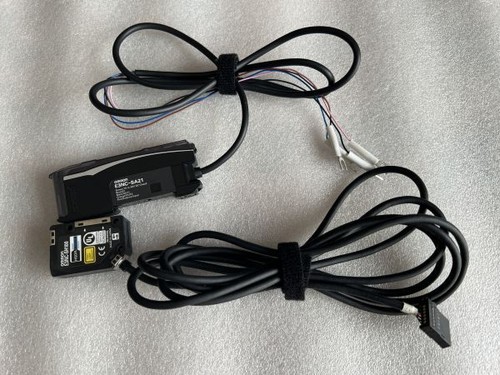 Omron E3NC-SH100 CMOS Laser Sensor E3NC-SA21 Amplifier Unit Set Used ...
