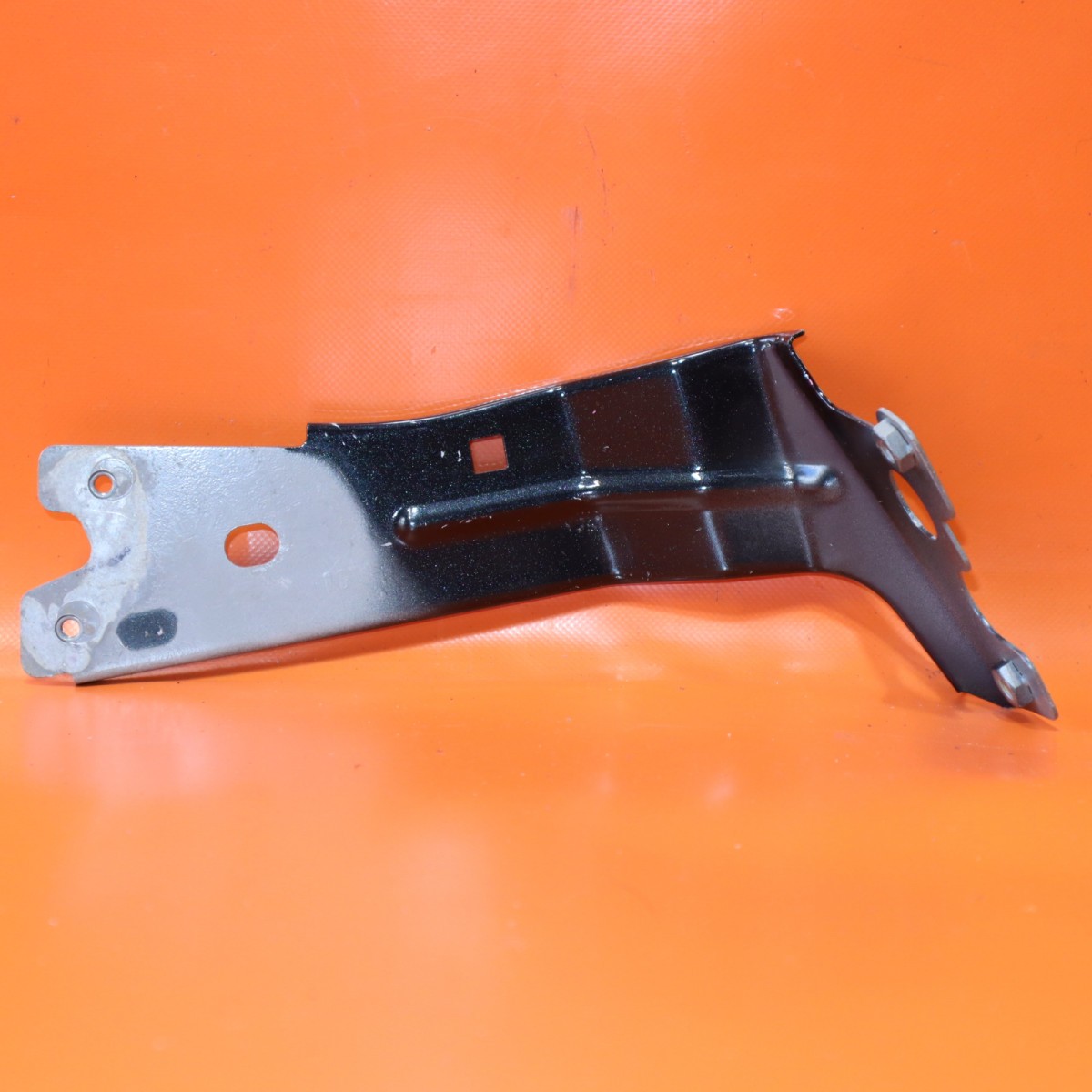 Maserati Quattroporte S Diesel 2013-2016 Front Right Mud flap P/N 673002838