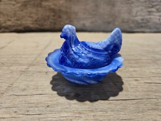 Mosser Hen On Nest Cobalt Blue and White Slagsalt Cellar