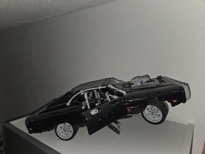 LEGO TECHNIC: Dom's Dodge Charger (42111) - Auto und Anleitung