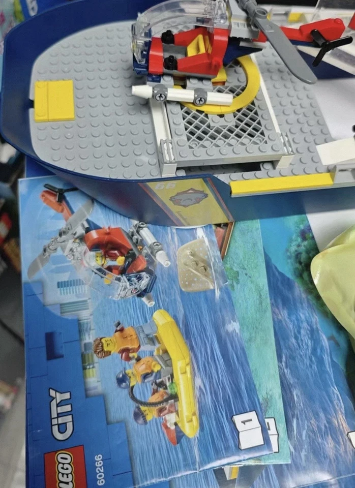 LEGO City 60266 Undersea Exploration Vessel Sea Expedition 100% W/Instructions - Image 2 of 3