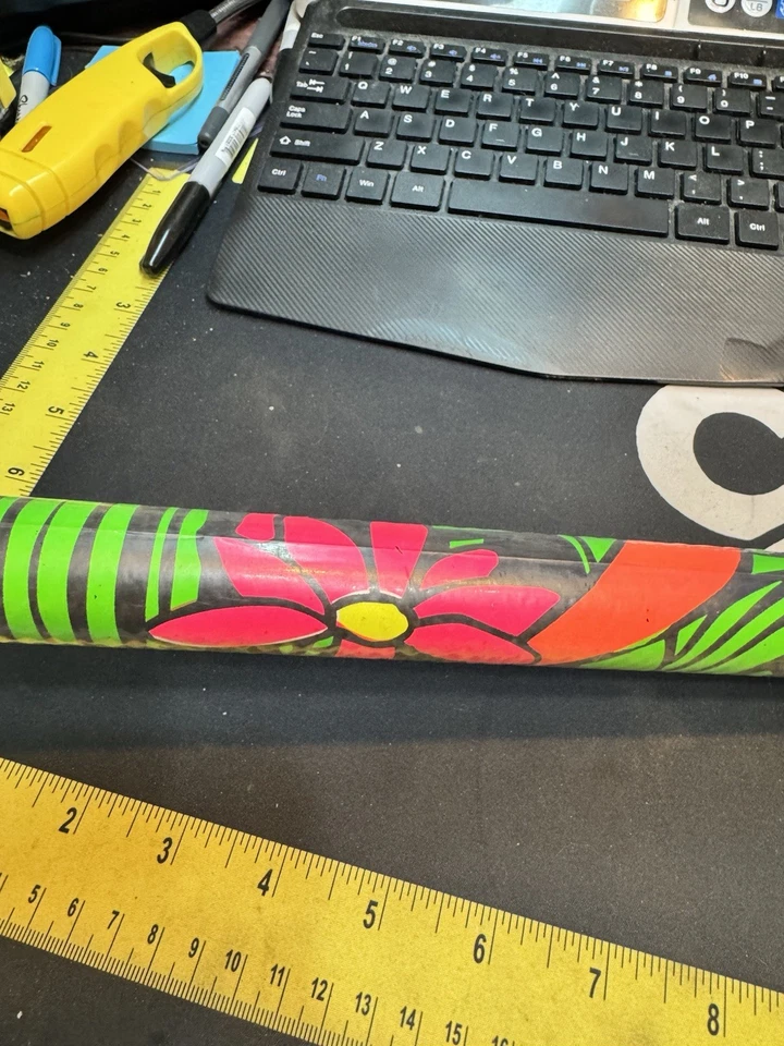 Póster vintage de luz negra La carga de la vida es amor 1969 impresiones de póster - raro Foto 3 de 4