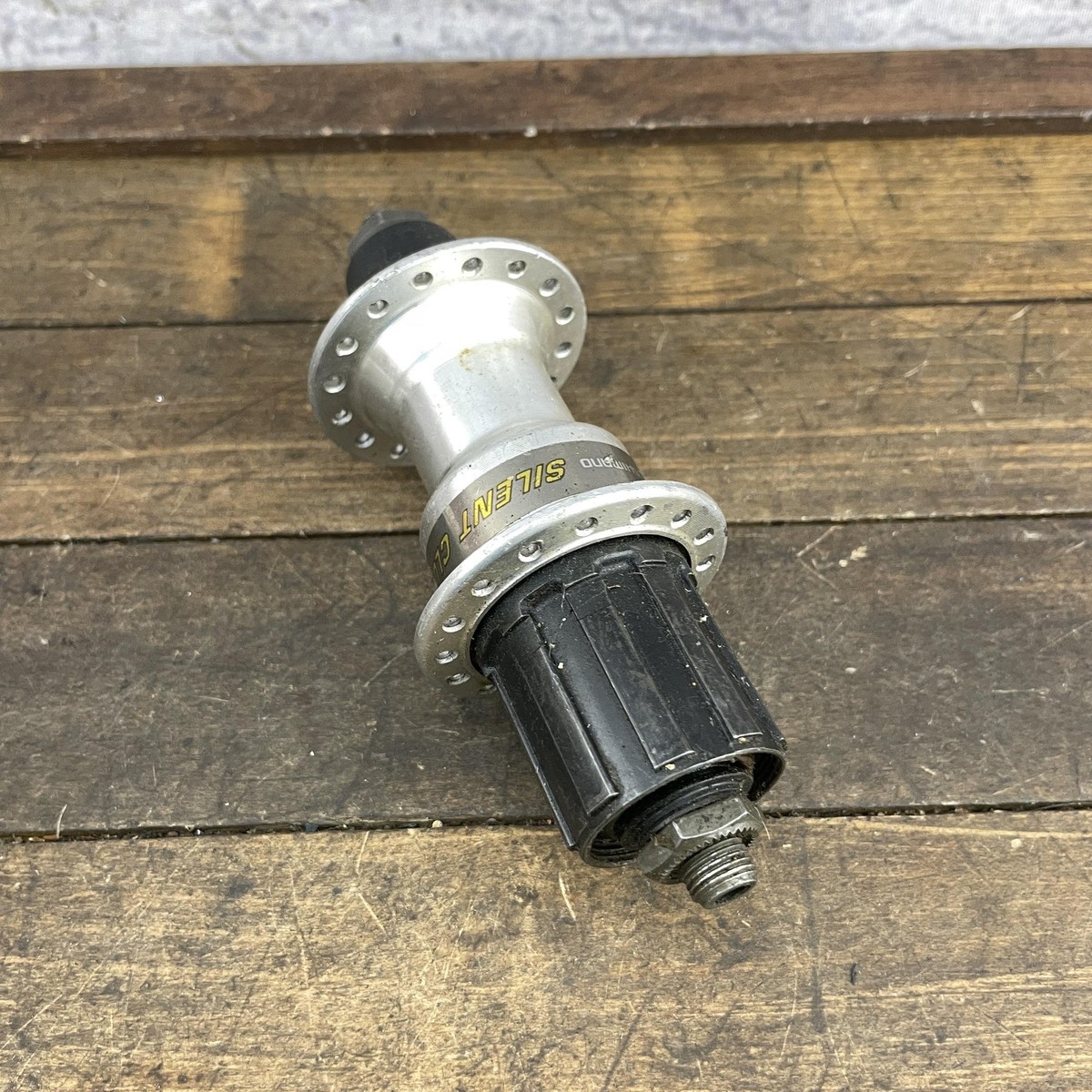 Vintage Shimano Silent Clutch FH-R050 Rear Hub 32H 135mm 7 Speed