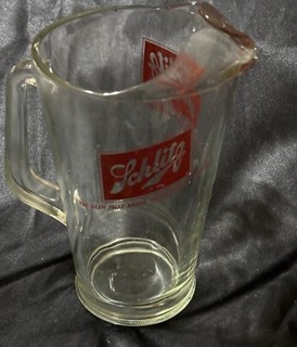 VINTAGE 1960's Schlitz Beer That Made Milwaukee Famous 9 Inch Glass Pitcher NICE