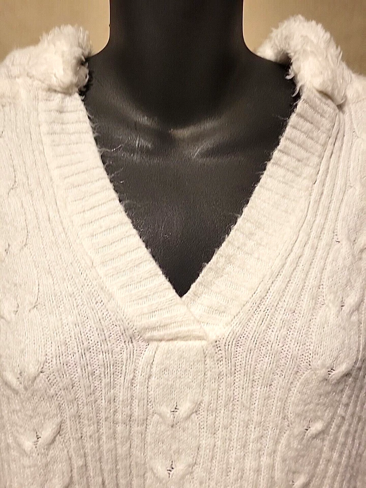Suéter Daisy Fuentes Capucha Cuello en V Marfil Acanalado Vacaciones Talla XL Foto 2 de 4