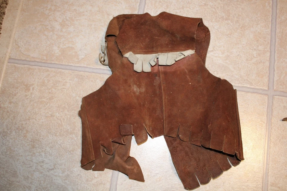 CHALECO CHALECO VAQUERO PARA NIÑOS CONJUNTO VESTIR JUEGO CUERO REAL con PISTOLAS GORRA Foto 3 de 4