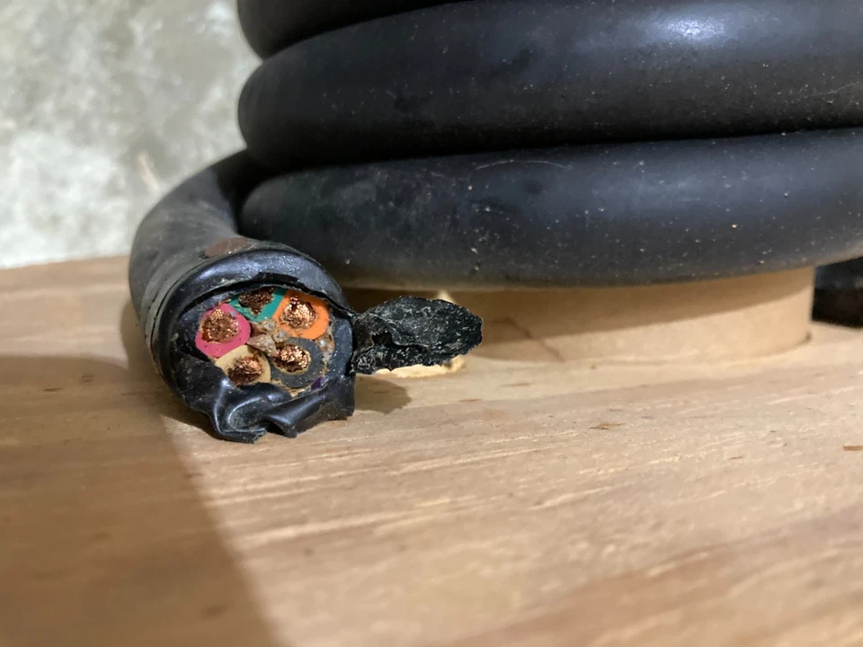 8/5 Royal Electric SO Cord 8 Gauge 5 conductor 25 feet - Image 4 of 4