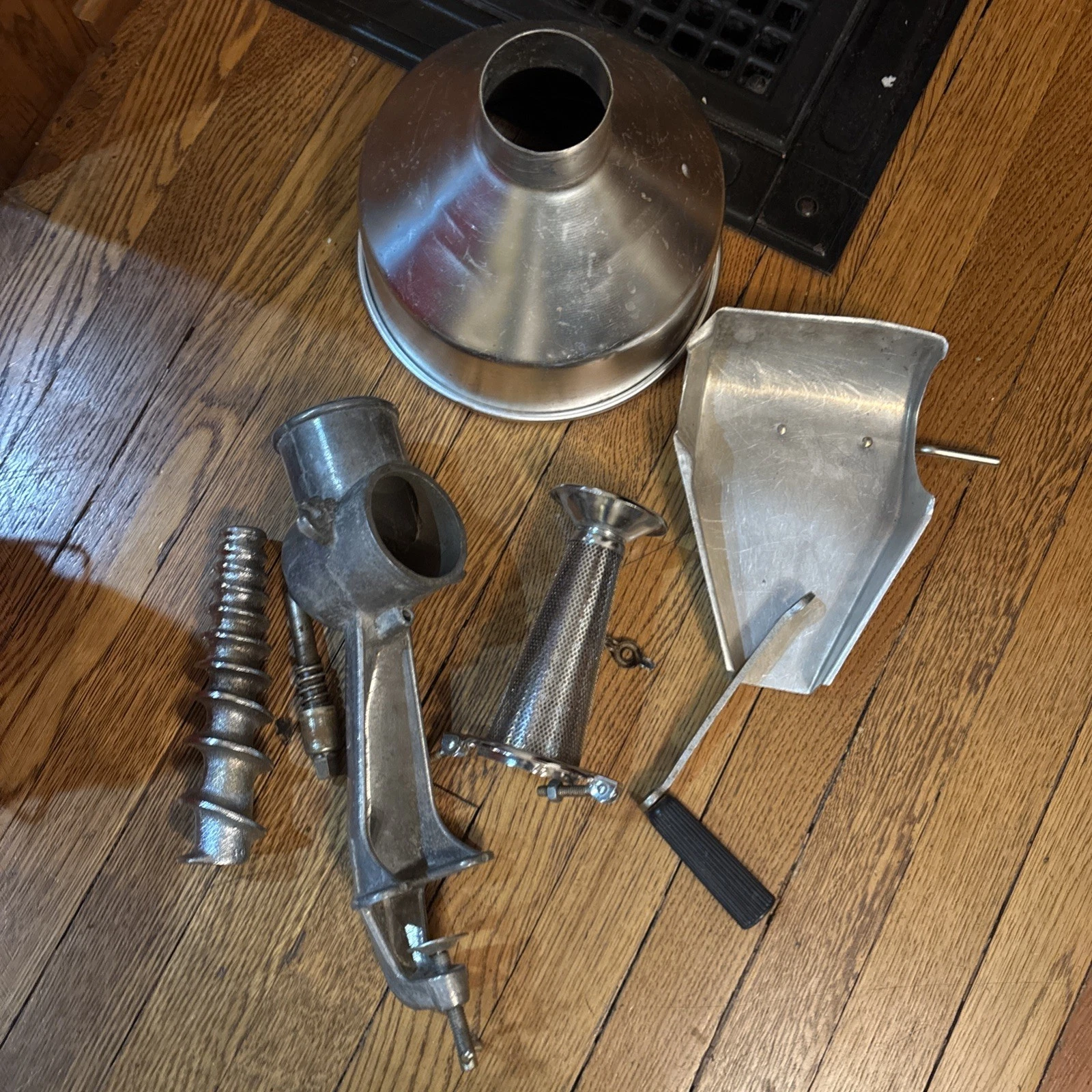 Squeezo Garden Way Strainer Model 400-TS Needs Gasket Canning Juices