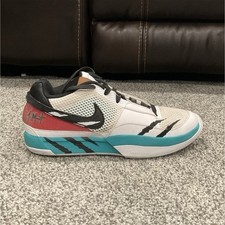 Nike Men s JA Scratch Low Top Athletic Sneake...