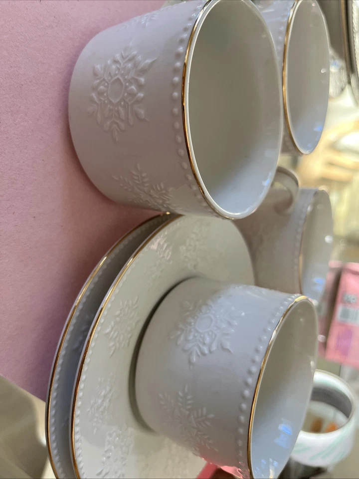 4 Libbey Crystal Snowflake Tableware Coffee Cups /2 Saucers  Gold Trim Embossed - Image 2 of 4