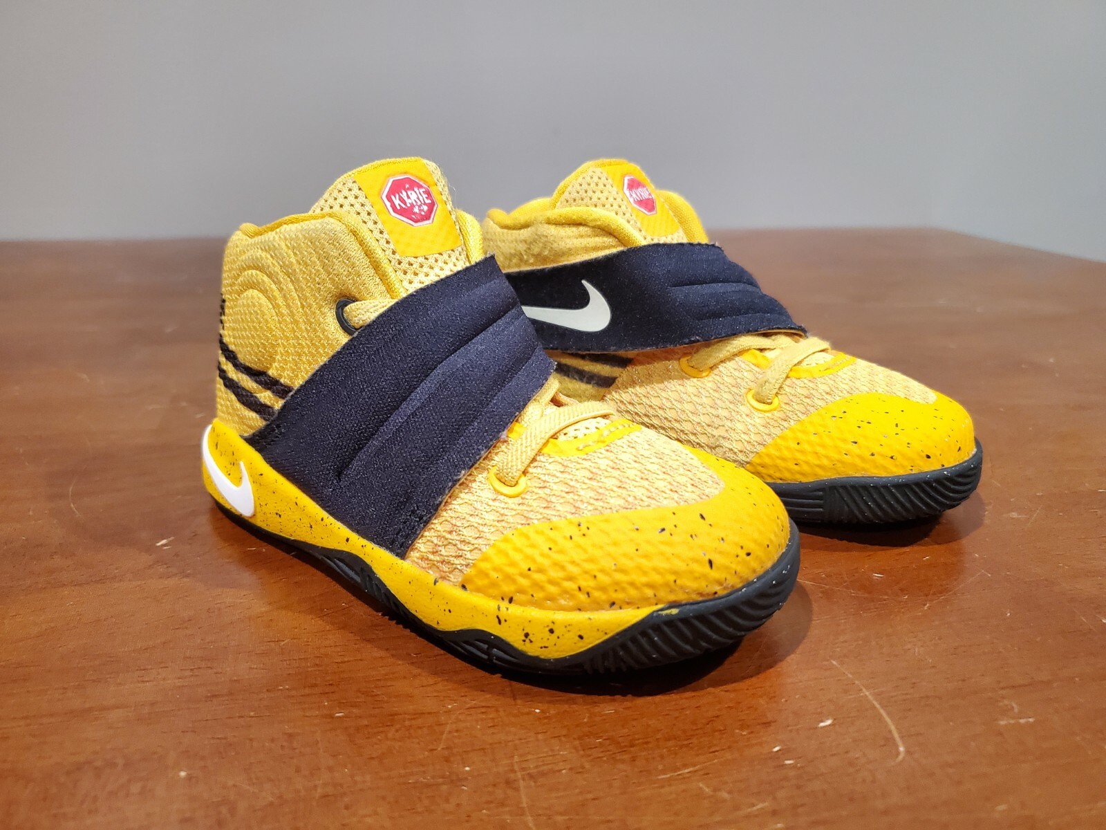 school bus shoes nike