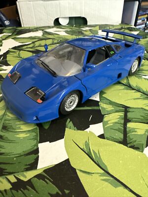 Bugatti EB 110 (1992) 1:24 Maisto Die-cast Model 7x3x1.5''