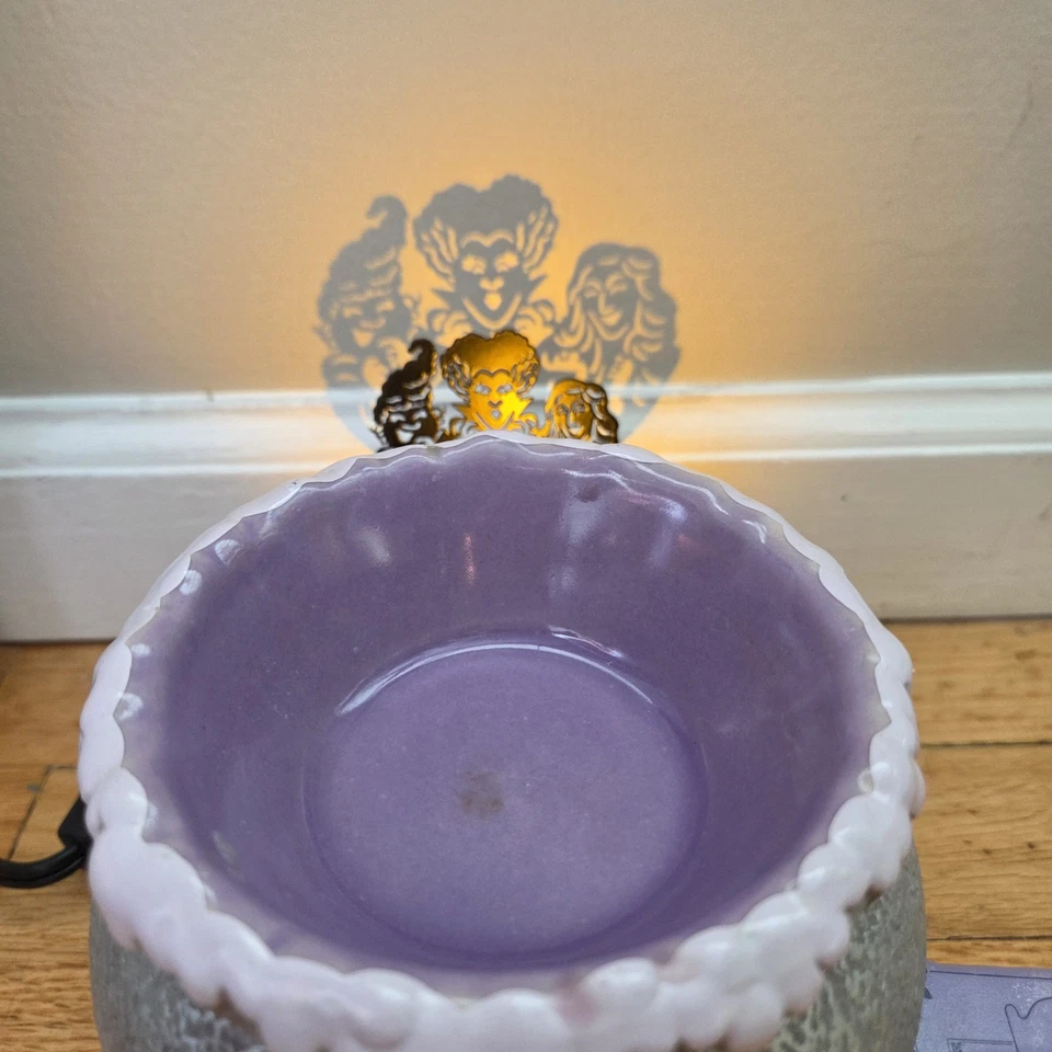 HOCUS POCUS Calentador Scentsy Halloween Disney 2022 con Caja Foto 2 de 4