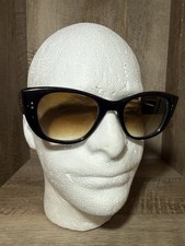 Vintage Italy Classic Cat-Eye Sunglasses Brown