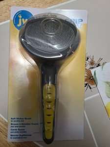 jw grip soft slicker brush