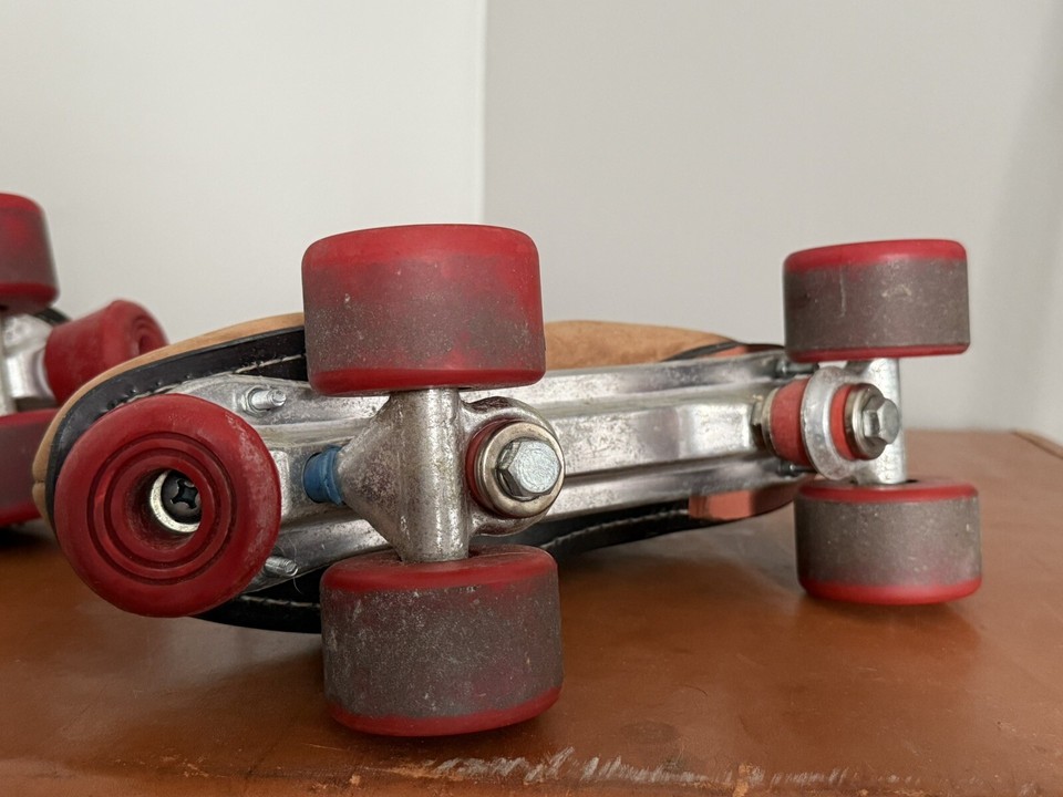 Vintage Tan Suede Professional Roller Skates Men’s Size 10 Korea Derby