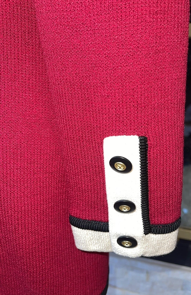 CÁRDIGAN DELANTERO ABIERTO GRIS ROJO COLECCIÓN ST. JOHN MARIE TALLA P con FALDA TALLA 4 2 PIEZAS Foto 3 de 4