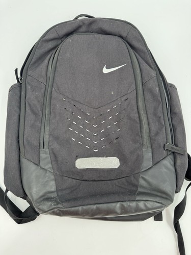 Zaino scuola Nike Max Air nero tanti scomparti e prese d'aria 2017