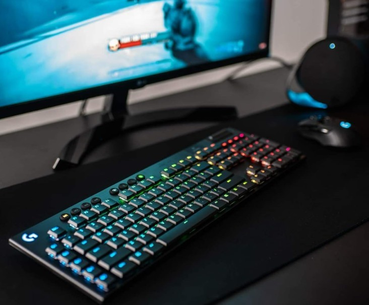 Logitech G915 LIGHTSPEED Wireless RGB Mechanical Gaming Keyboard, GL Tactile