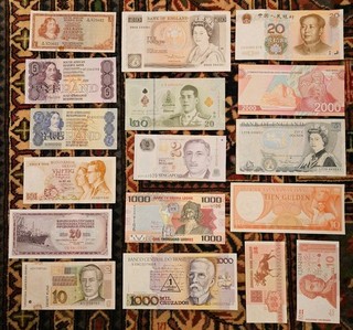 banknotes collection 17x Notes UK south africa etc no.1