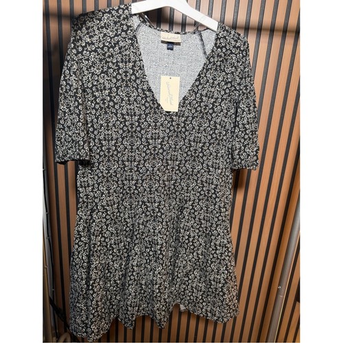 Universal Thread Black Floral V-Neck Tiered Midi Dress