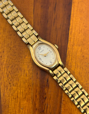 #ad Vintage Pulsar Watch Women Gold Tone V401 5610 Quartz 17mm New Battery $19.99