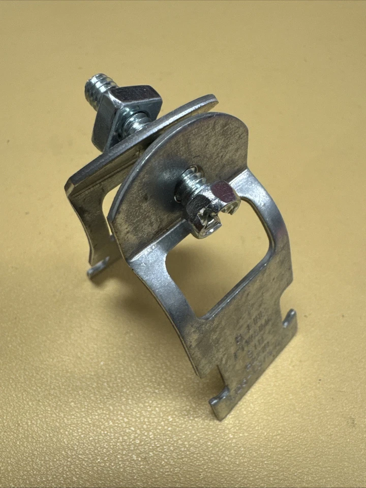 (LOT of 100) B-Line B2210PAYZN, 1" TW/IMC/STD Pipe Clamp, Yellow Zinc - Image 3 of 3