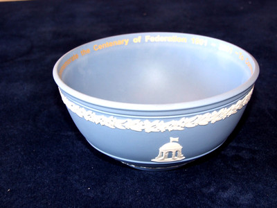WEDGWOOD JASPERWARE SCHALE ZUM GEDENKEN AN DIE FÖDERATION 1901 - 2001 8'' QUER