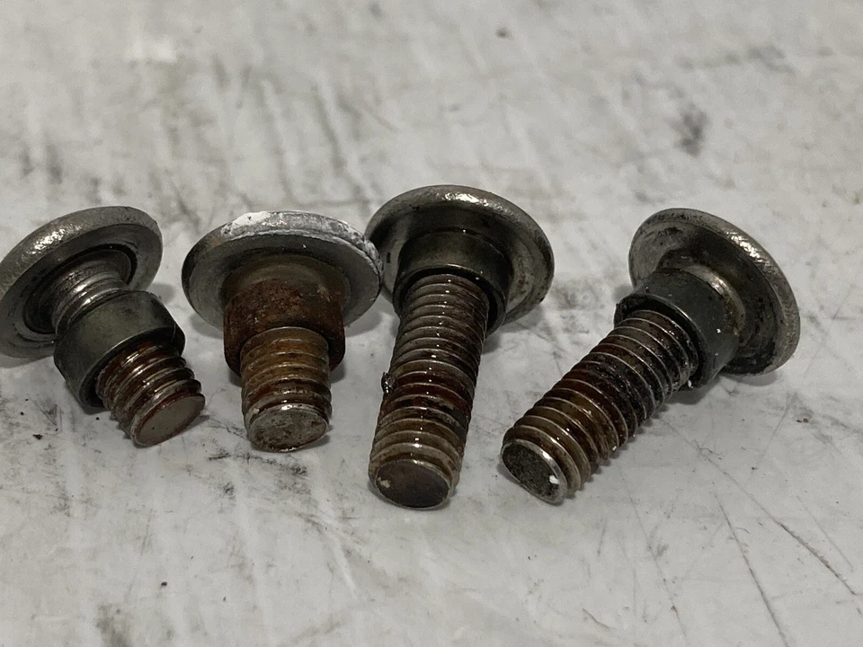 Cubiertas de plástico para horquilla delantera Suzuki Marauder 800 1997 (OEM) Foto 3 de 4