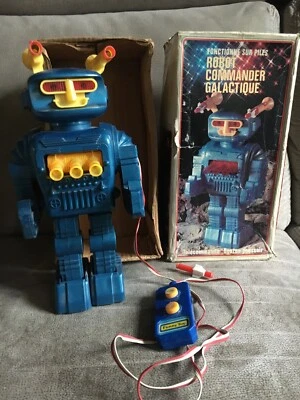 ANCIEN ROBOT JOUET ROBOT TOY VINTAGE - Photo 1/4