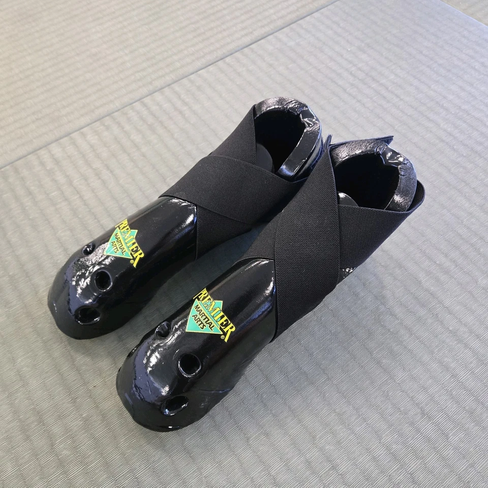 *NUEVO* Almohadillas para pies negras Century Martial Arts Sparring PMA Karate Taekwondo Kung Fu Foto 3 de 4