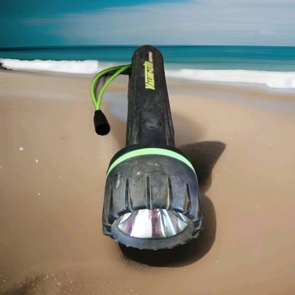 Car Torch Workshop Camping etc Waterproof Rubber Coated Heavy Duty - Image 2 of 2