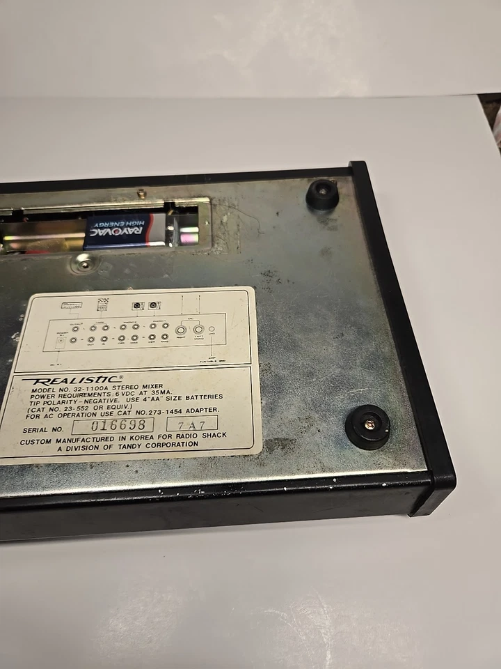 REALISTIC Model 32 1100A STEREO MIXER Sold As Is PARTS REPAIR - Image 4 of 4