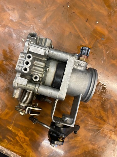 Suzuki Throttle Body DF60 - 70hp 13300-99E00 2001 - 2009 4 stroke outboards - Picture 5 of 6