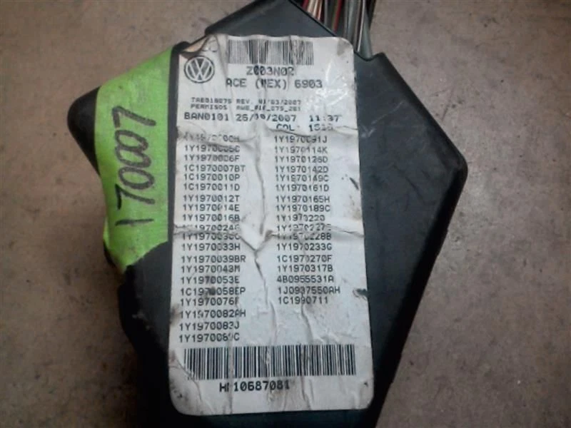 Volkswagen Beetle 2008 hatchback 2,5 L interior caja de fusibles AT 33473 Foto 2 de 4