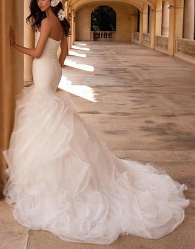 Wedding dress - size 2- 4 Timeless style