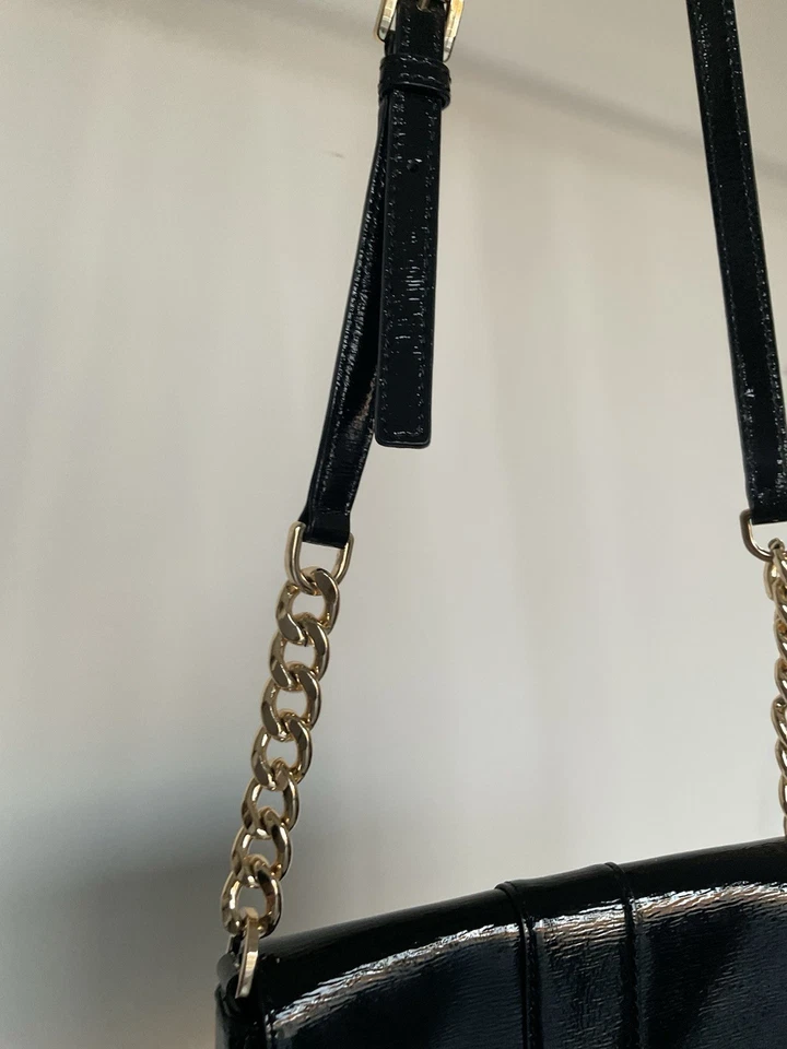 Michael Kors Saffiano patent Leather Crossbody Bag Black Gold Chain going out - Image 3 of 4