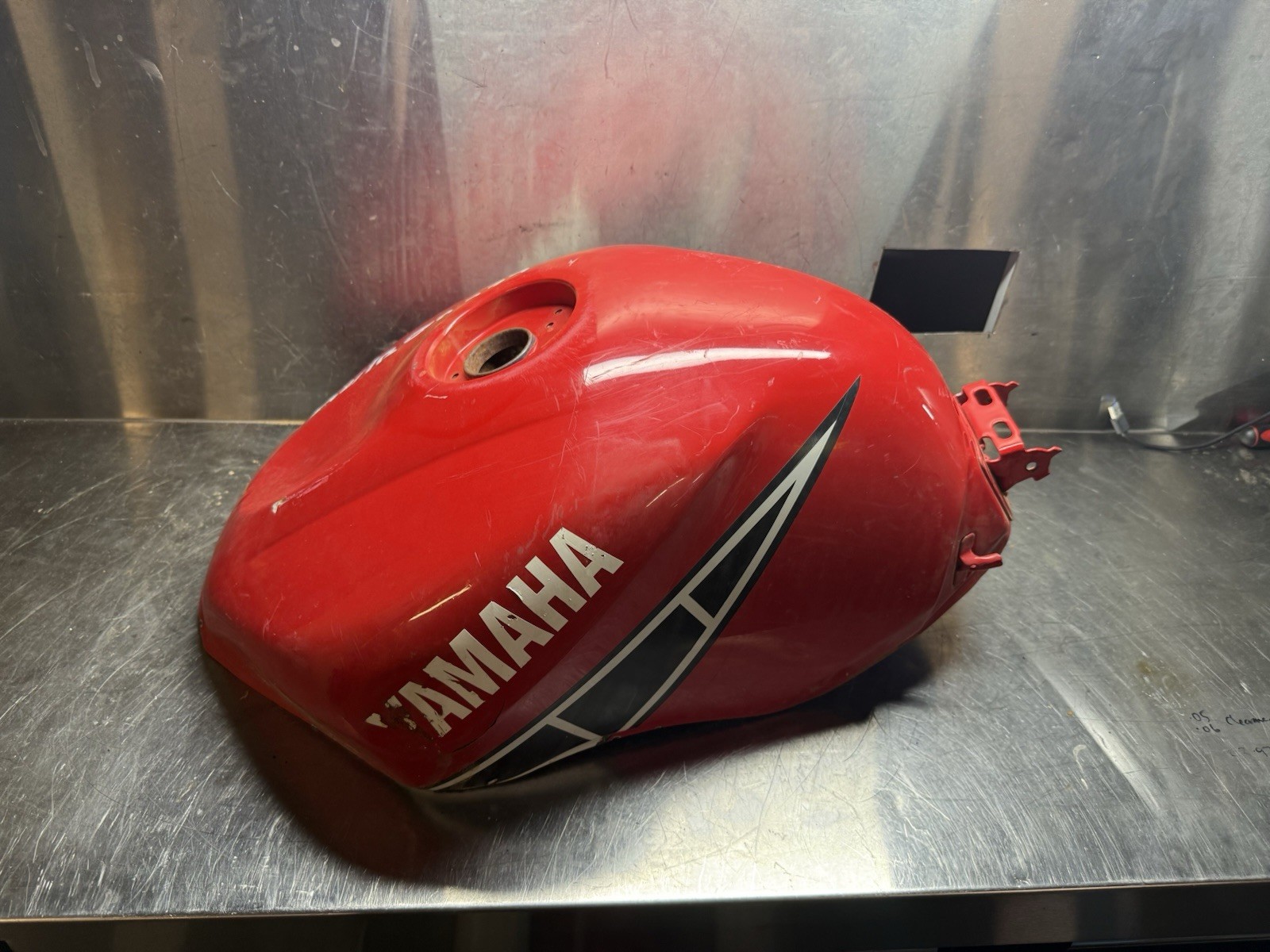 Yamaha R6 600 YZF600 Steel Cap Tank Petrol Gas Fuel OEM genuine YZF