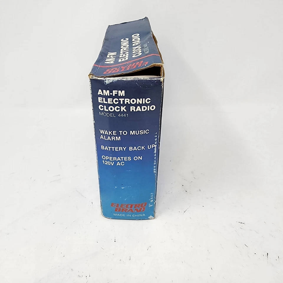 Radio Reloj Electrónico AM/FM Marca Electro Vintage Modelo 4441 Nuevo de Lote Antiguo En Caja  Foto 3 de 4