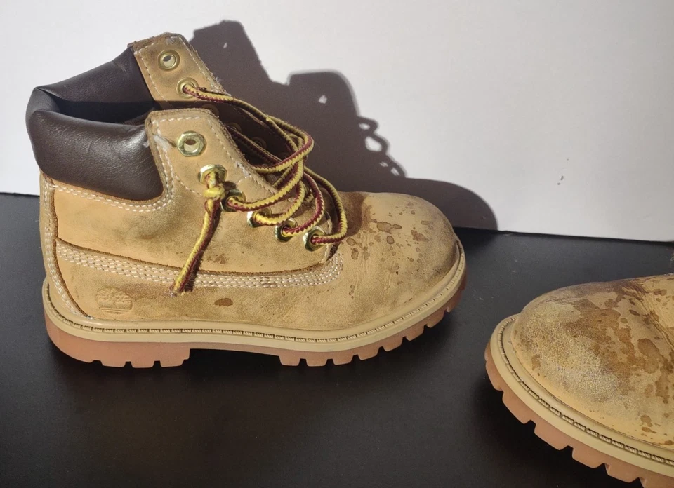 Timberland 6" pulgadas Botas para niños pequeños Trigo Nubuck Talla 10 *Justas* Foto 3 de 4