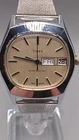 Vintage 1970s Timex Great Britain Day Date Cushion Case Champagne Dial Working