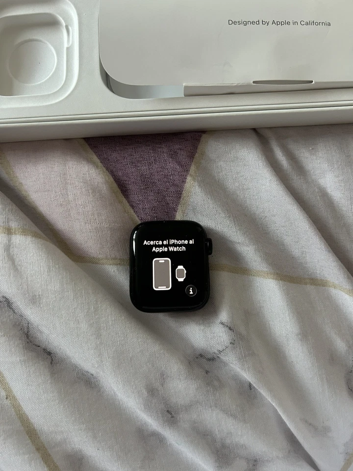 Apple Watch SE 40mm (2nd Gen) - Image 3 of 4
