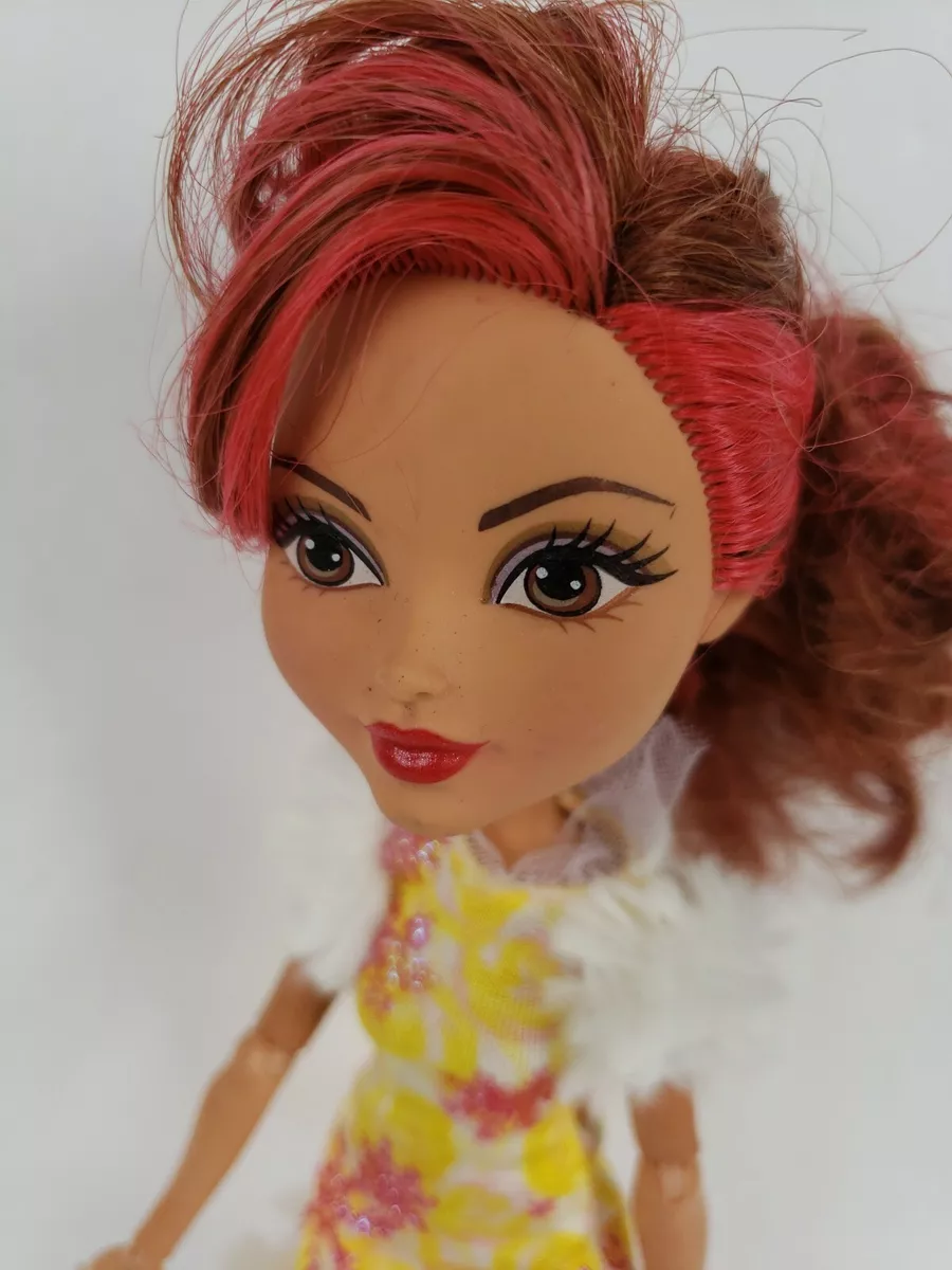 ❤️Ever After High Rosabella Beauty Epic Winter Doll Mattel❤️