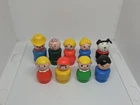 #27 Vintage Fisher Price lot/9 plastic little people: Dad Mom Girl Boy Dog