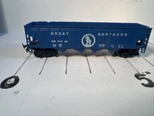Roco HO Scale 40' Great Northern 71950 4-Bay Hopper Car