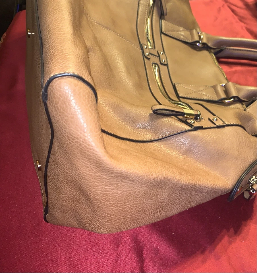 Bolso de fin de semana Sole Society marrón Foto 3 de 4