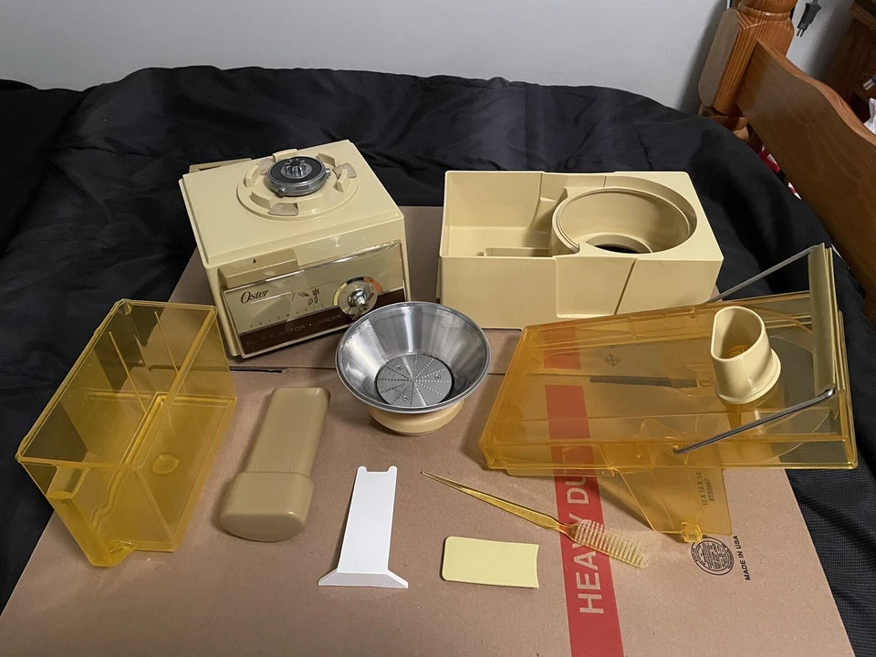 Extractor automático de zumos Oster vintage (modelo 326) Sanyo Foto 2 de 4