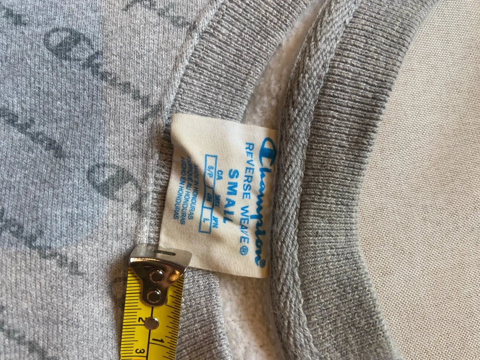Sudadera de Colección Años 90 Champion Tejido Inverso Pequeña Gris Logo Foto 2 de 4